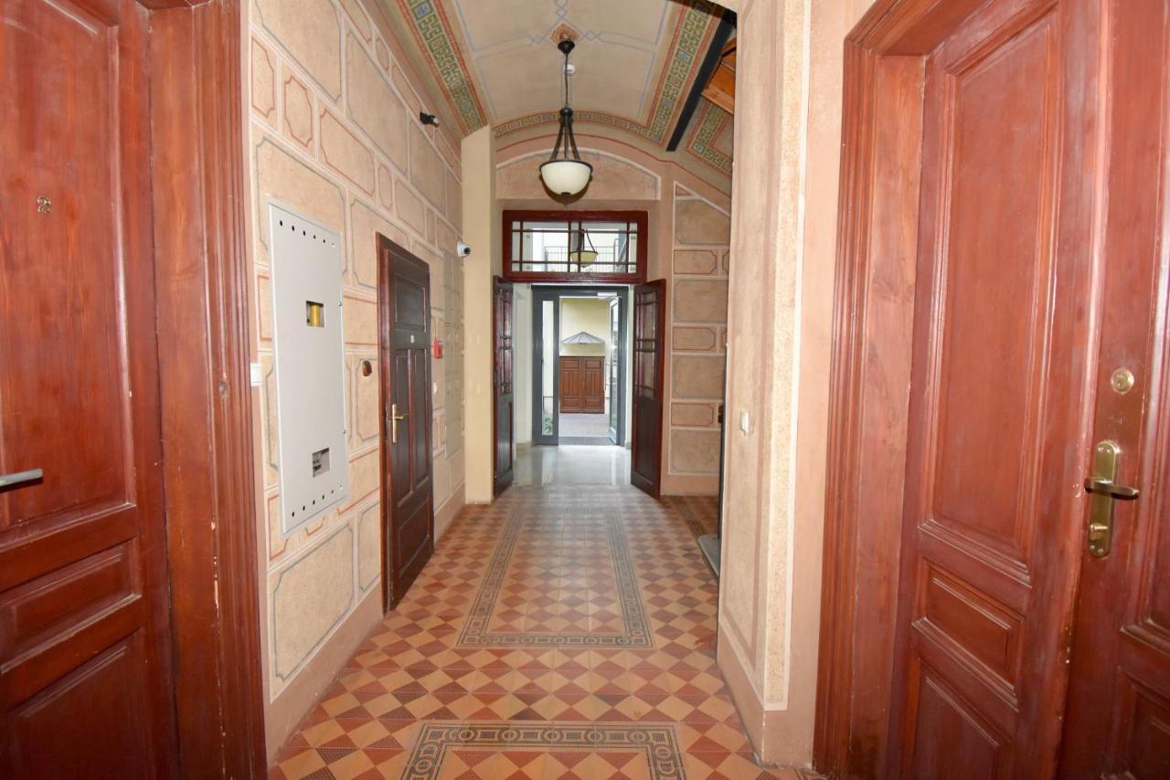 Krakow Family Nest Apartment ภายนอก รูปภาพ